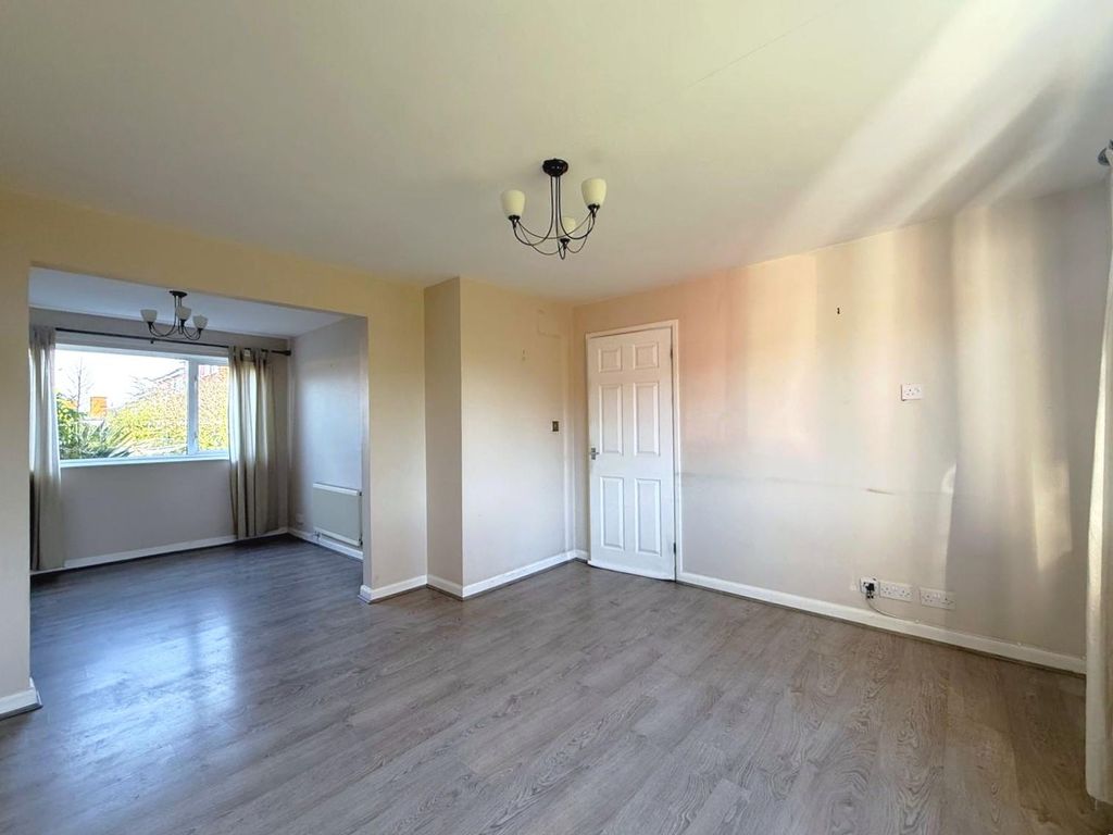 Property photo 3 of 14 Living Dining