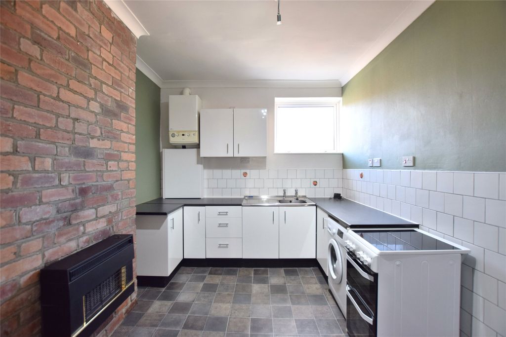 Property photo 1 of 6 Kitchen