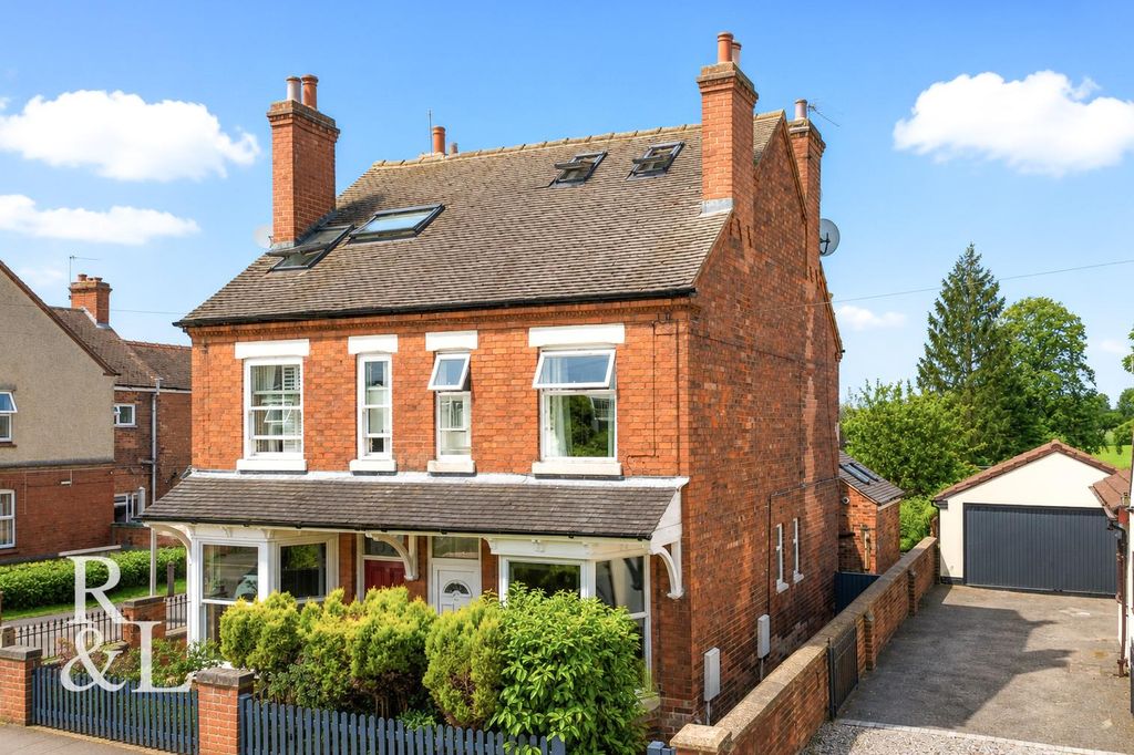 Property photo 1 of 25 Avenue.Jpg