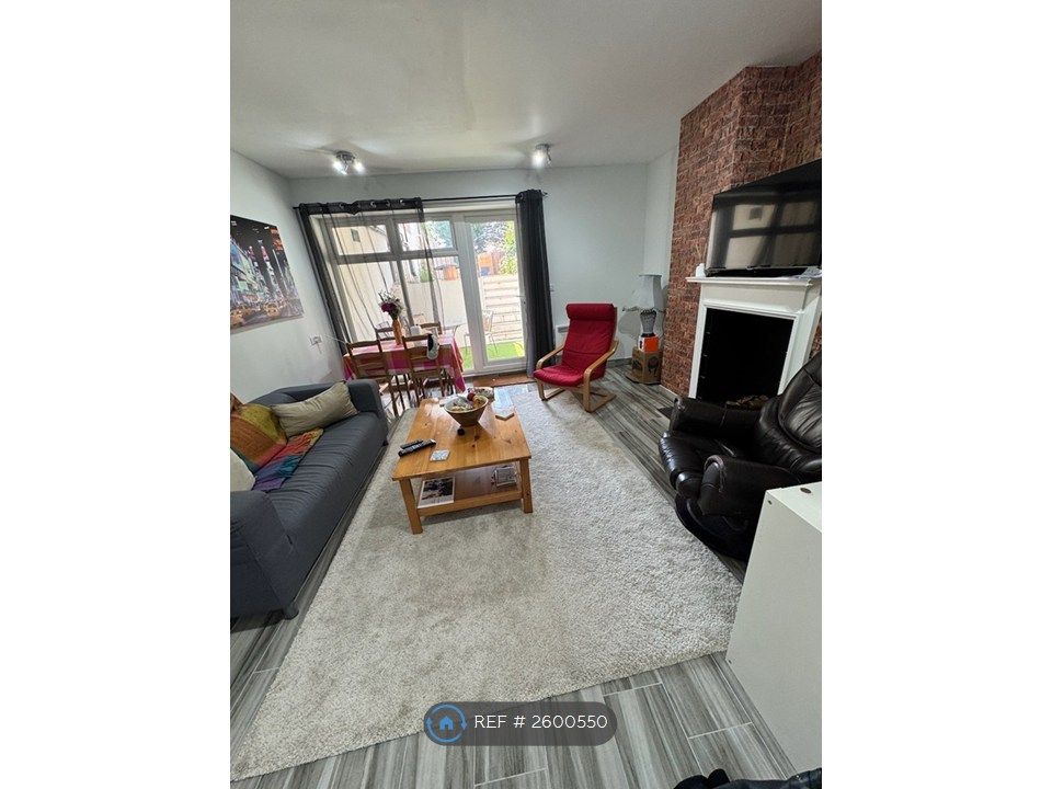 Property photo 1 of 35 Lounge