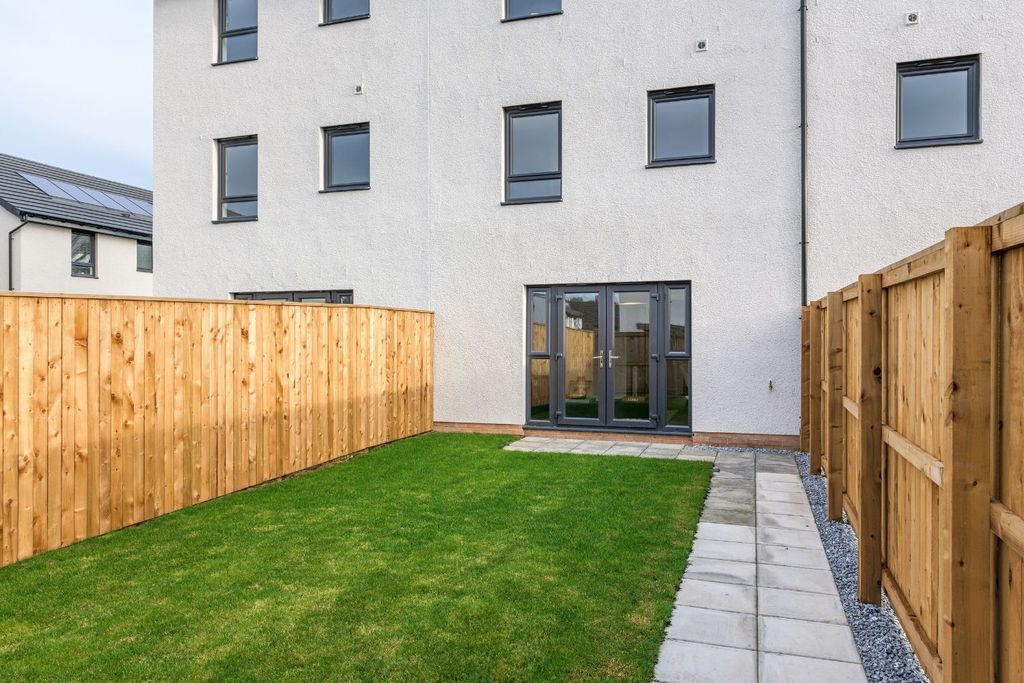 Additional image 4 of 4 bed terraced house for sale"Stewarton" at Meadowsweet Drive, Edinburgh EH4