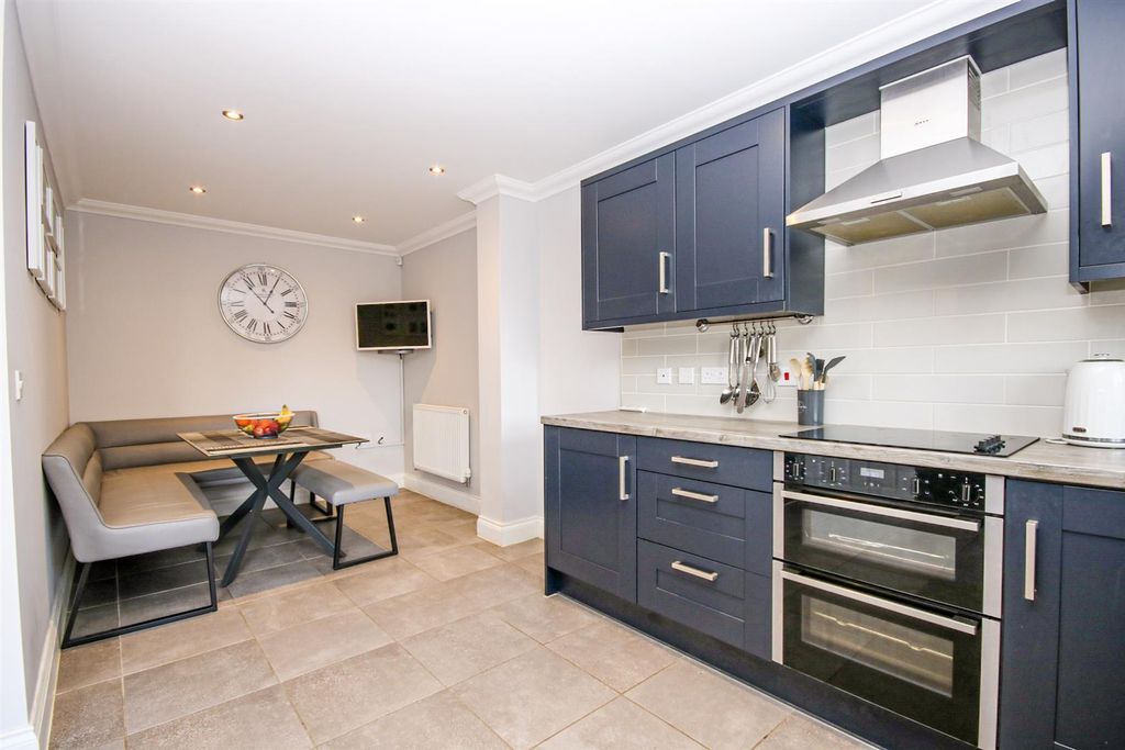 Property photo 2 of 23 21-Img_8246.Jpg