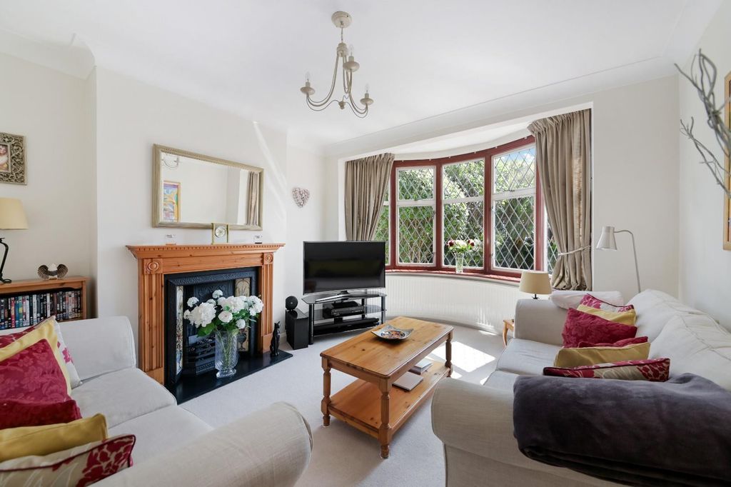 Property photo 2 of 19 Highdown,-44.Jpg
