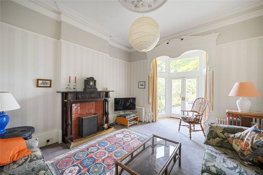 Property photo 3 of 28 Sitting Room