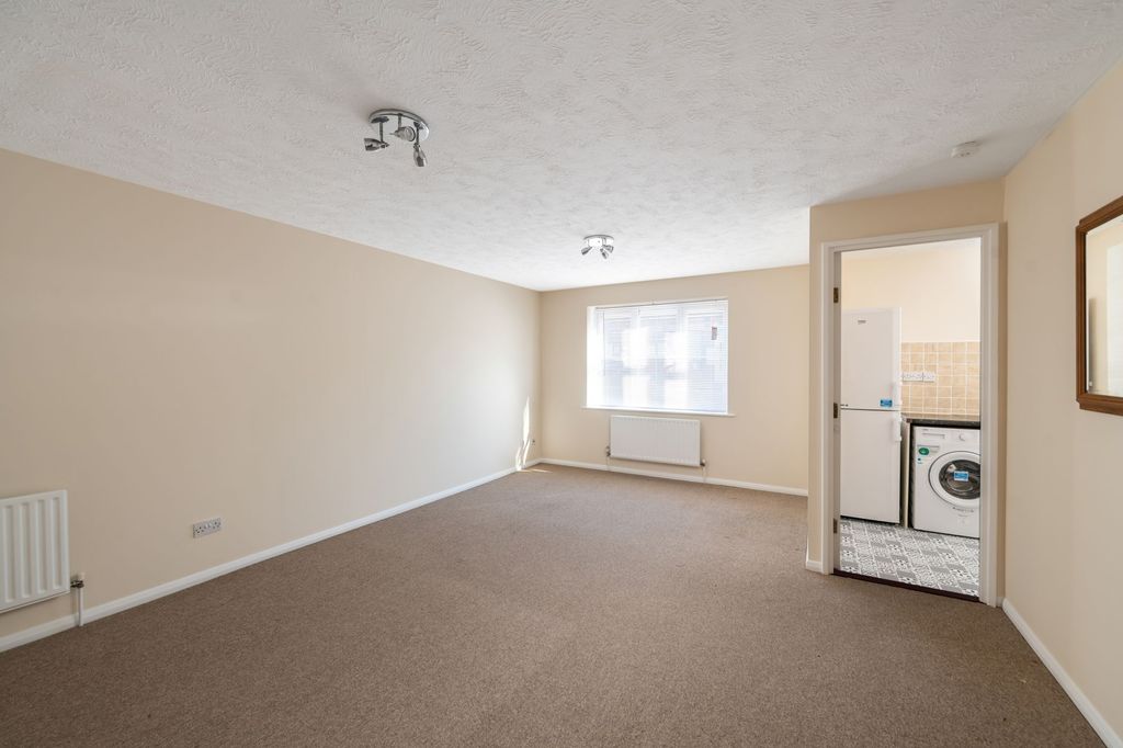 Property photo 3 of 8