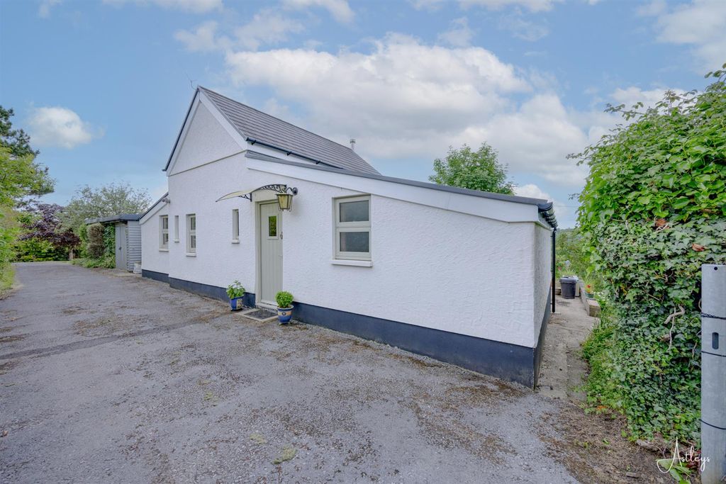 Property photo 3 of 51 Detached Cottage