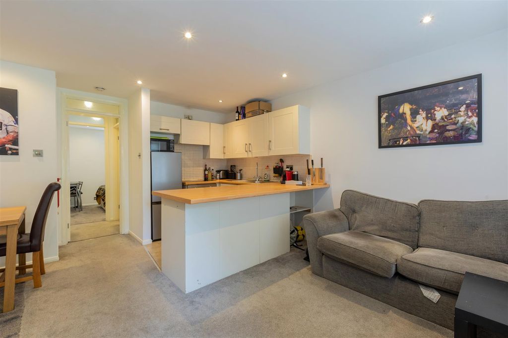 Property photo 2 of 10 160 Maypole Road-6.Jpg