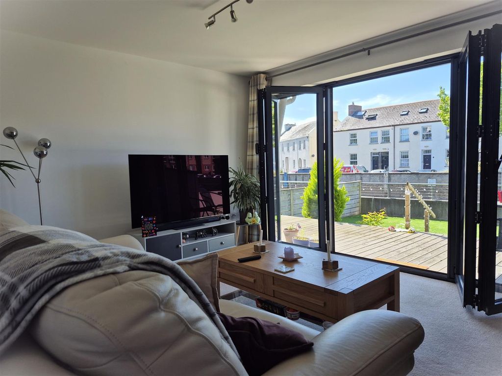 Property photo 3 of 11 2.Jpg