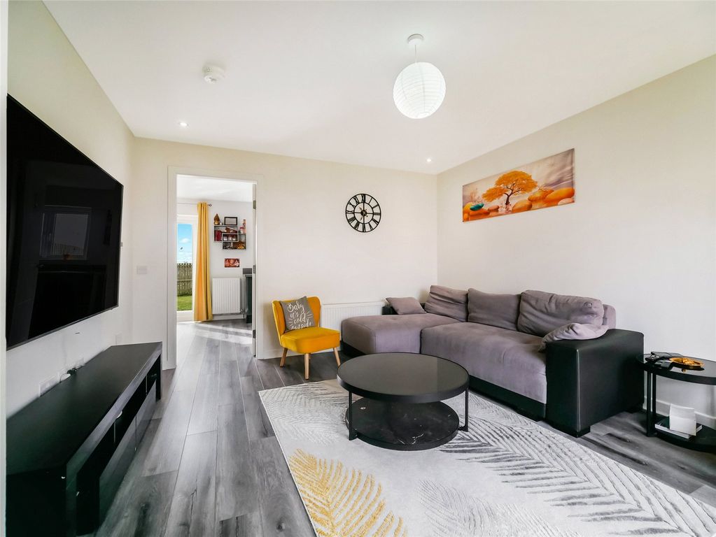 Property photo 3 of 21 3