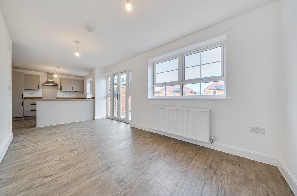 Property photo 2 of 16 Picture 2