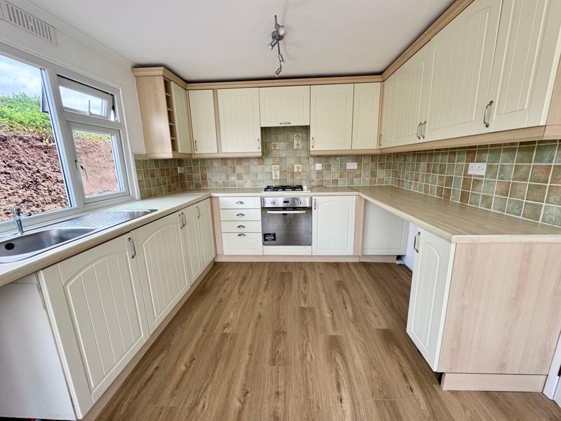 Property photo 2 of 16 Kitchen