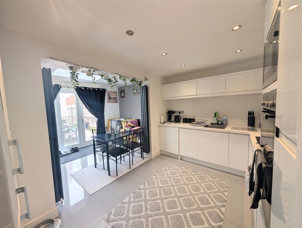 Property photo 3 of 10 Kitchen Area