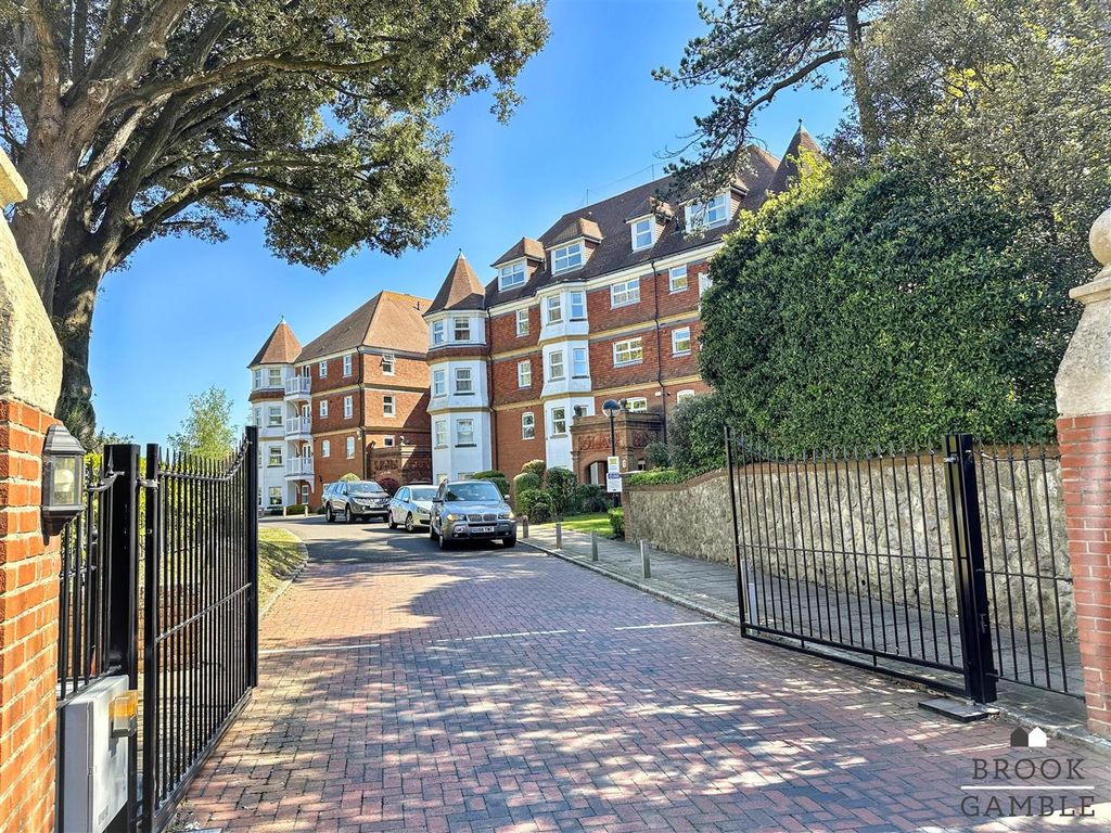 Property photo 2 of 17 01323 438506