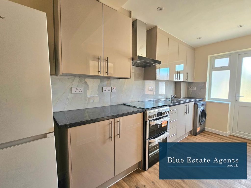 Property photo 1 of 12 Kitchen