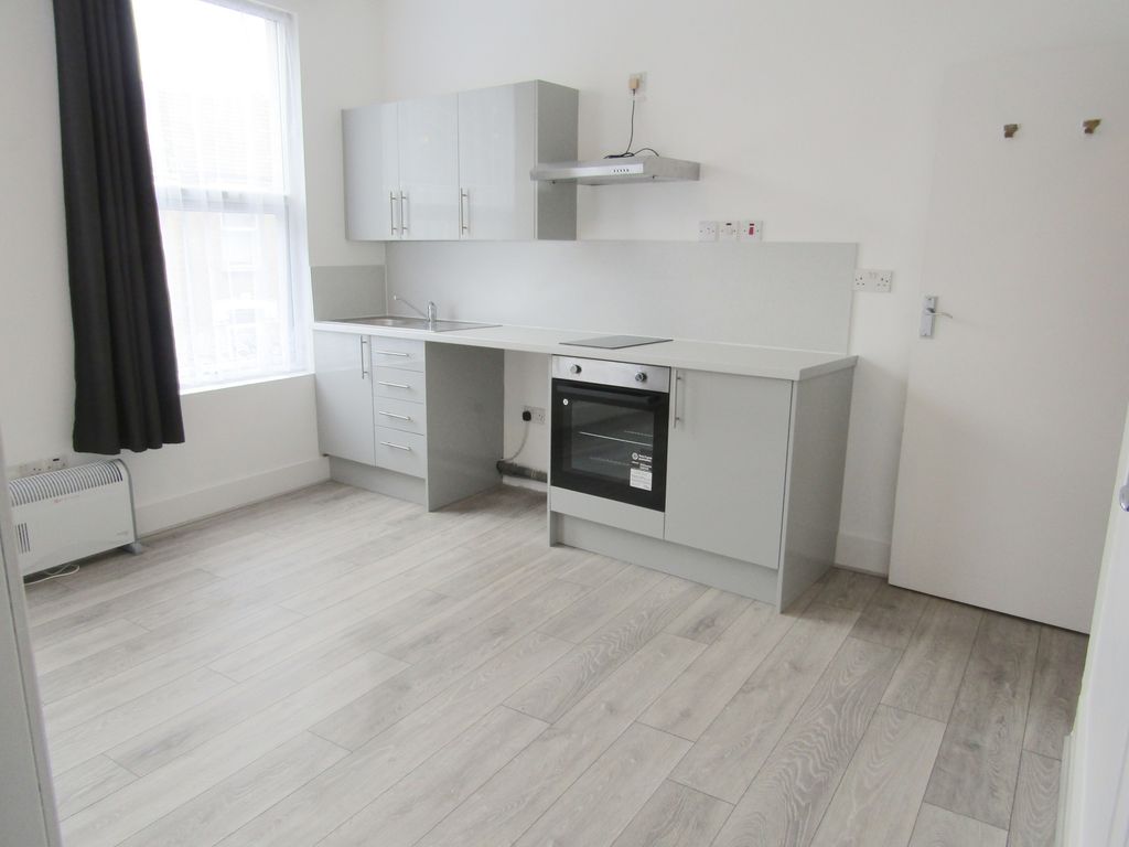 Property photo 1 of 7 Open Plan Living Area/Bedroom/Kitchen