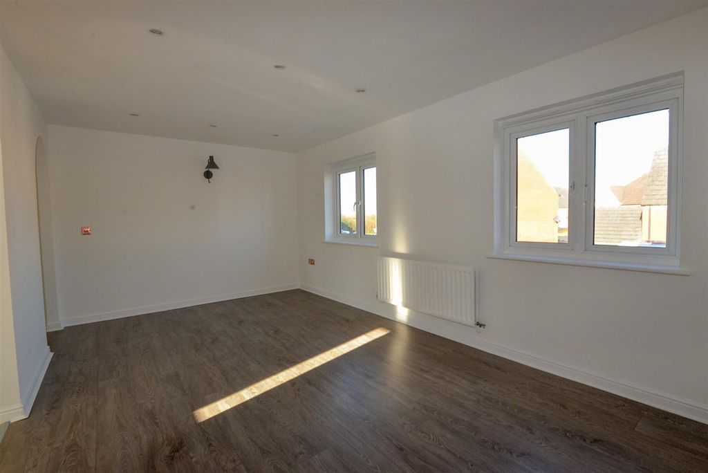Property photo 3 of 15 Living Room 4.Jpg