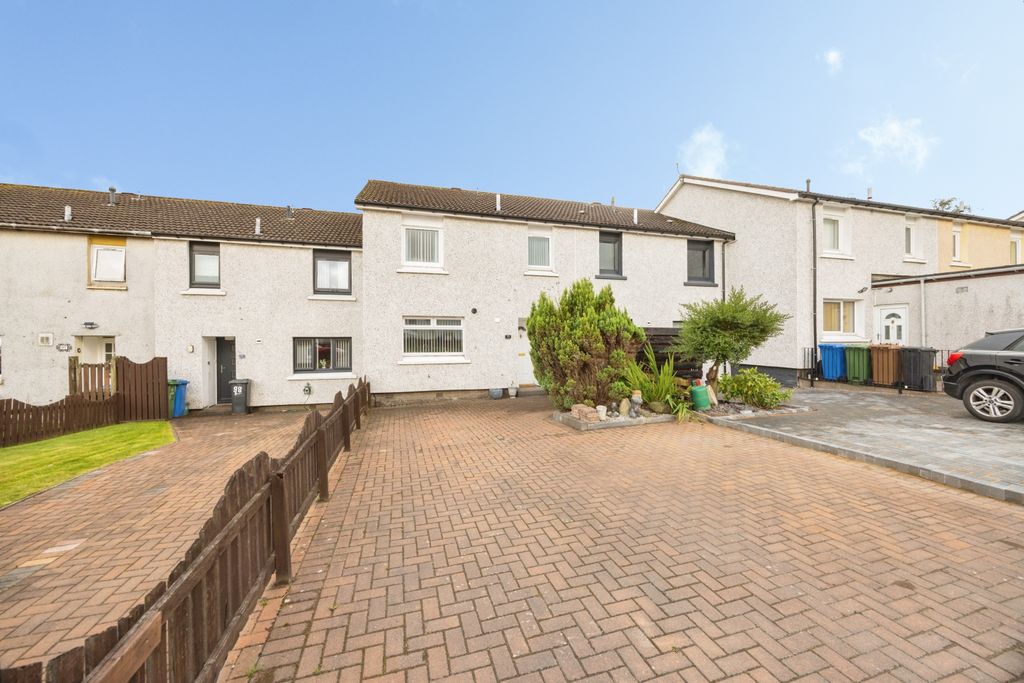 Property photo 1 of 15 Driveway