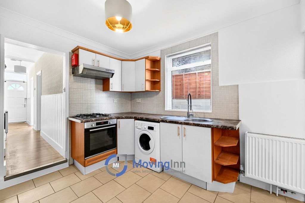 Property photo 1 of 21 Kitchen