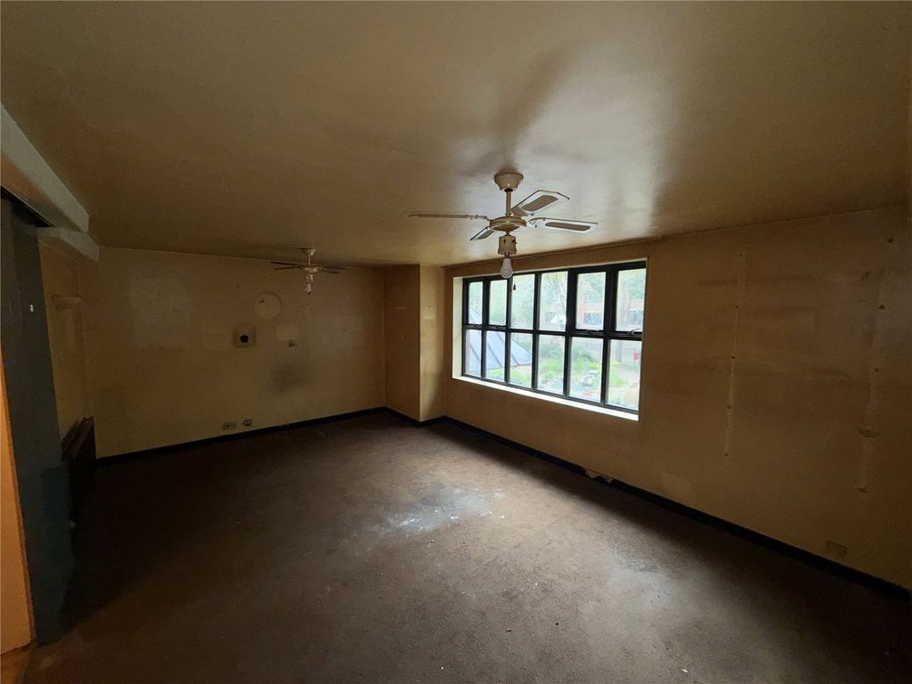 Property photo 2 of 7 Picture No. 01