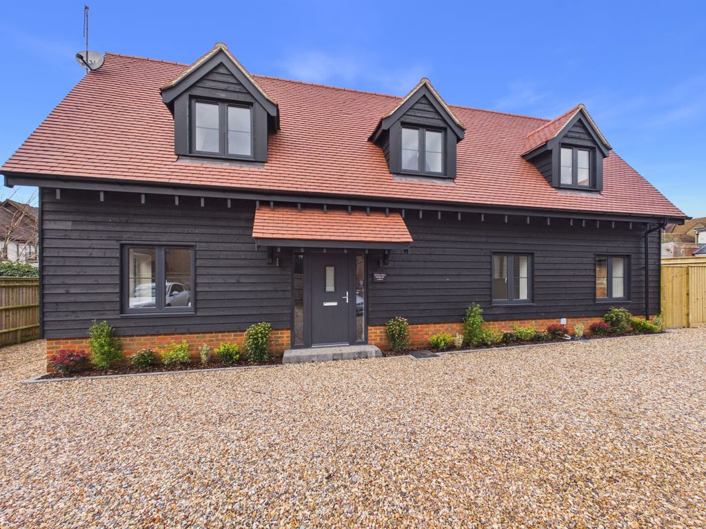 Property photo 1 of 13 Cam01354G0-Pr0651-Still002