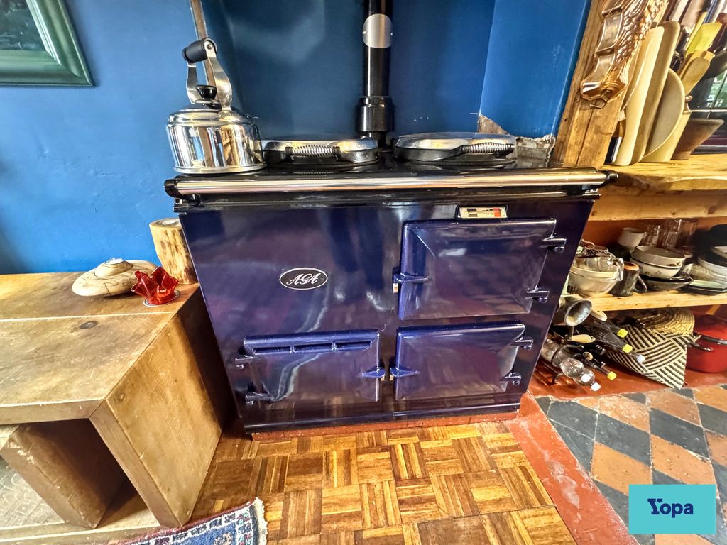 Property photo 3 of 21 Aga (Gas)