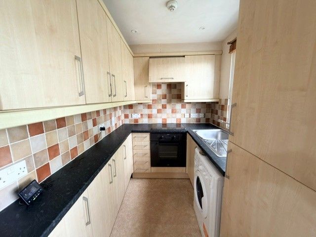 Property photo 3 of 4 Kitchen