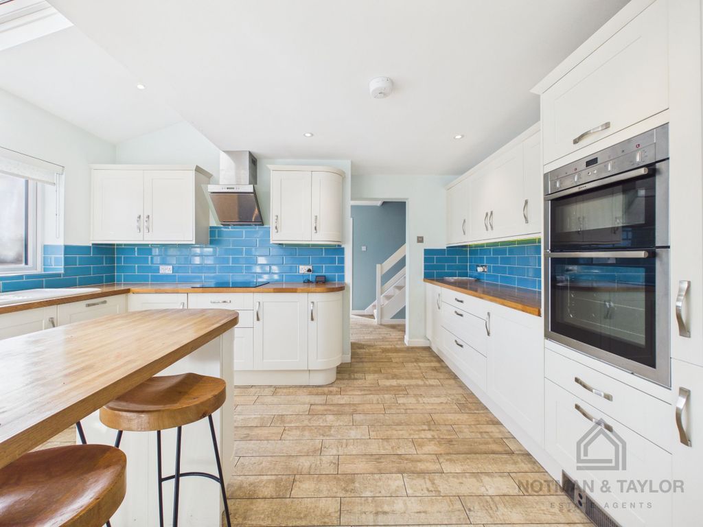 Property photo 3 of 30