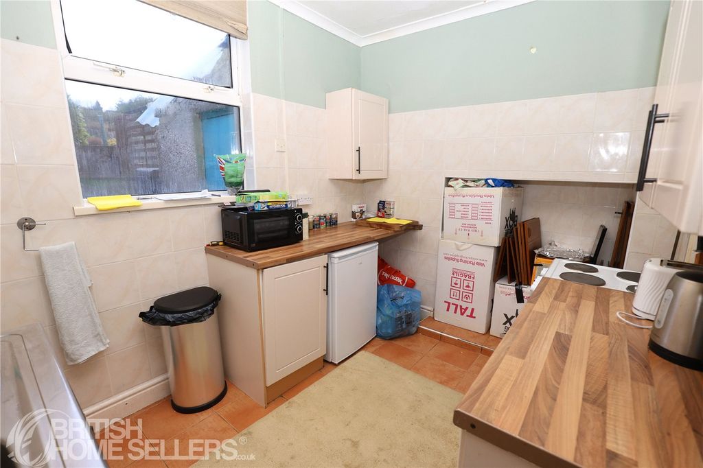 Property photo 3 of 21 Picture No. 12