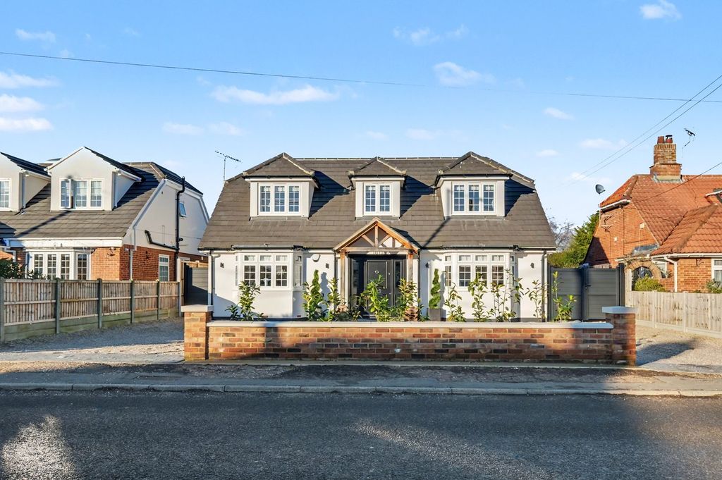 Property photo 1 of 27