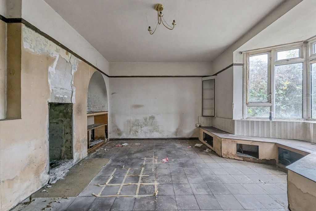 Property photo 3 of 14 59 Leesons Way, Orpington, Bromley Br5 2Qb