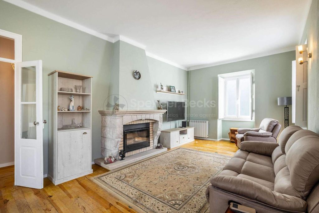 Property photo 3 of 40