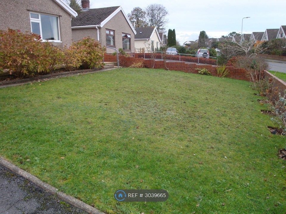 Property photo 2 of 18