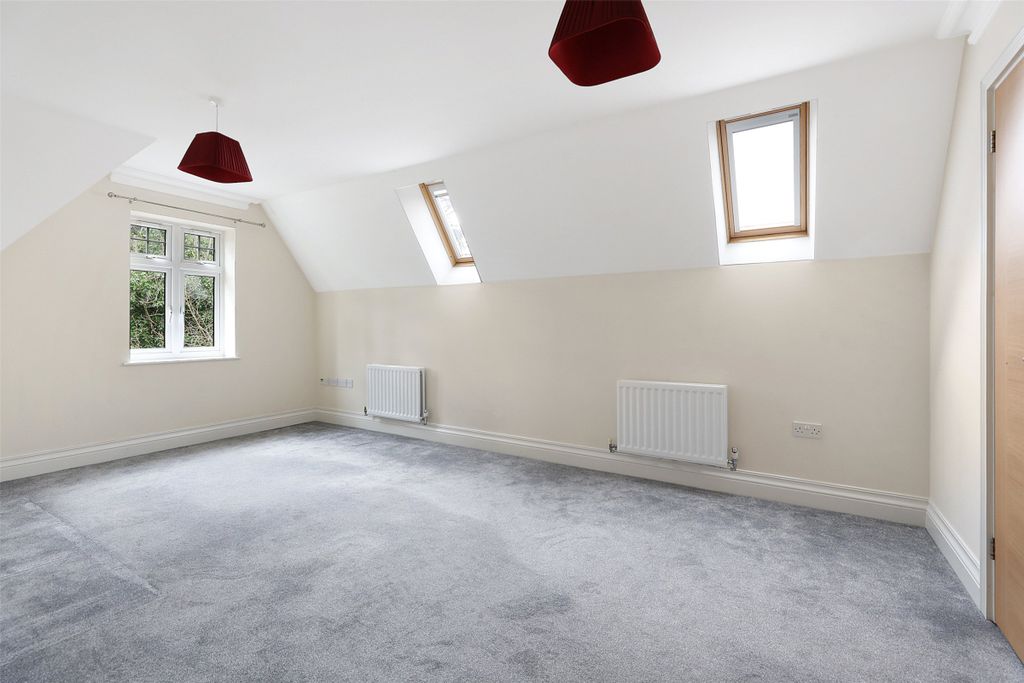 Property photo 3 of 13 Picture No. 10