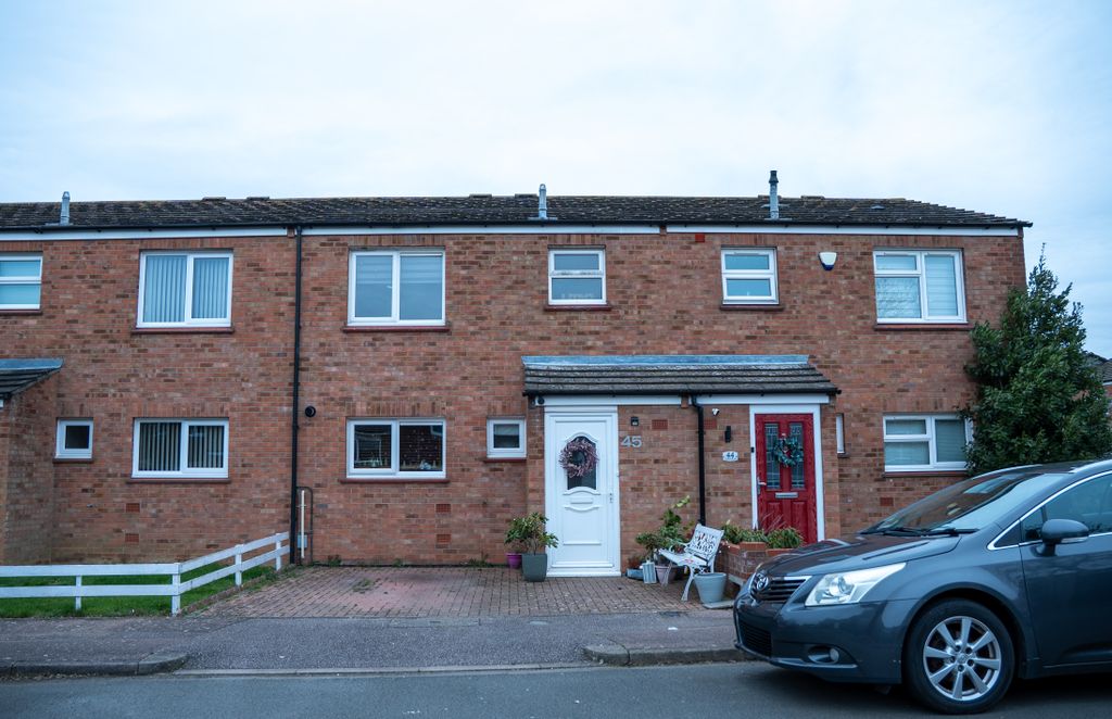 Property photo 1 of 12