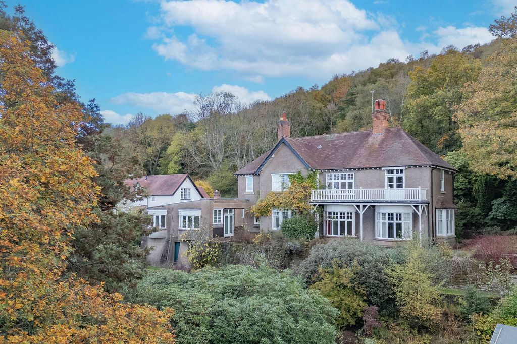 Property photo 1 of 25