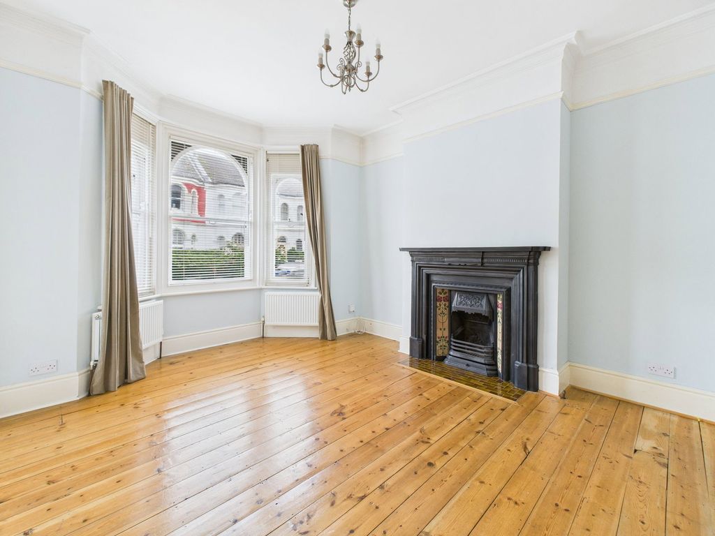 Property photo 3 of 19