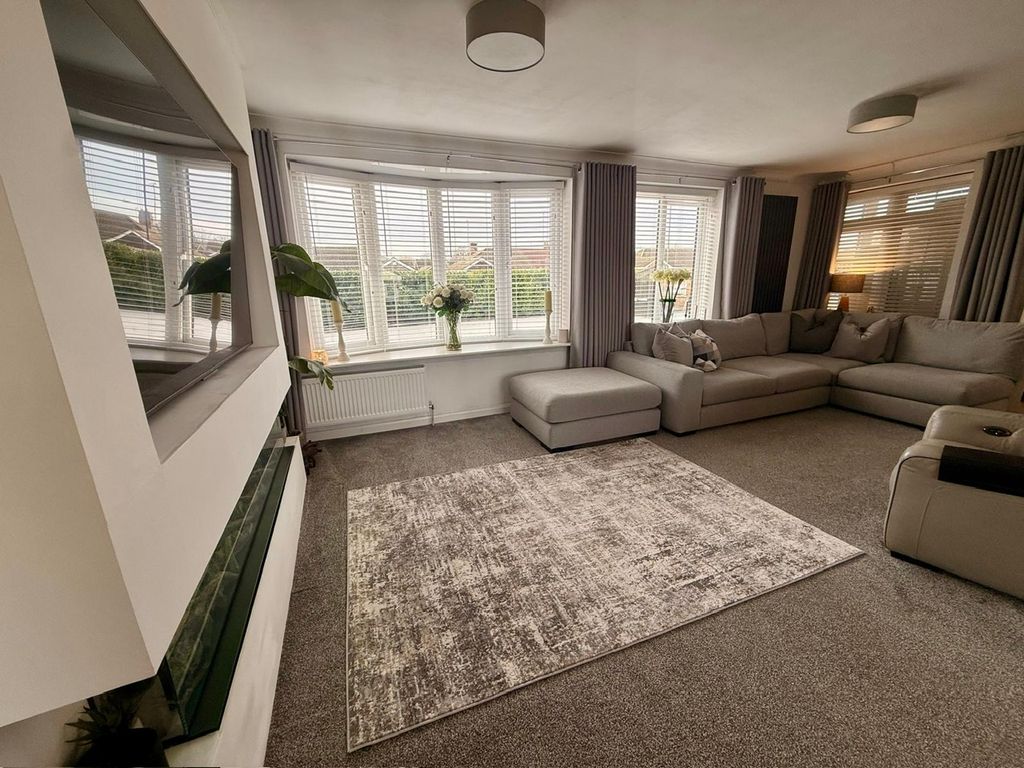 Property photo 3 of 20 4Fb208Db-1749-4342-B748-2A27283B35Db