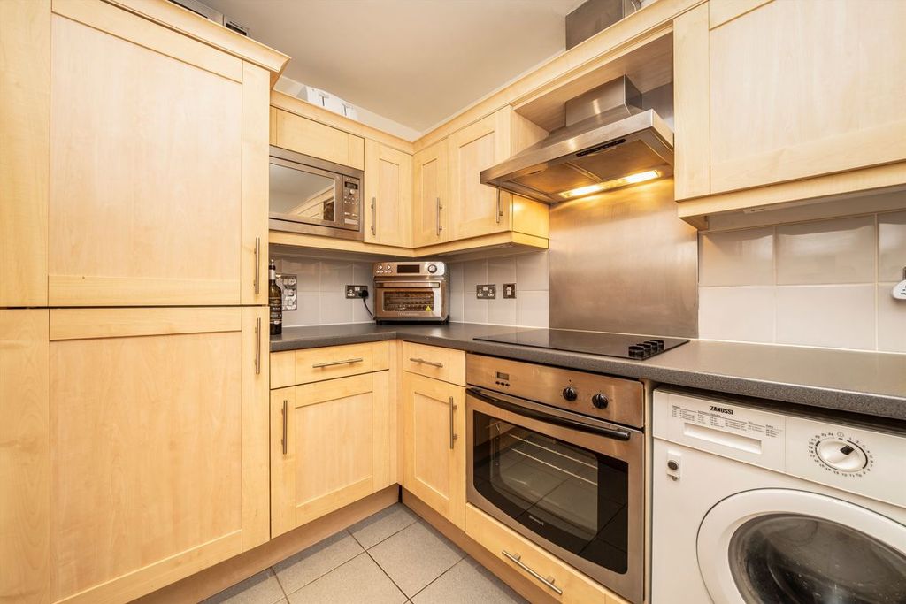 Property photo 3 of 5