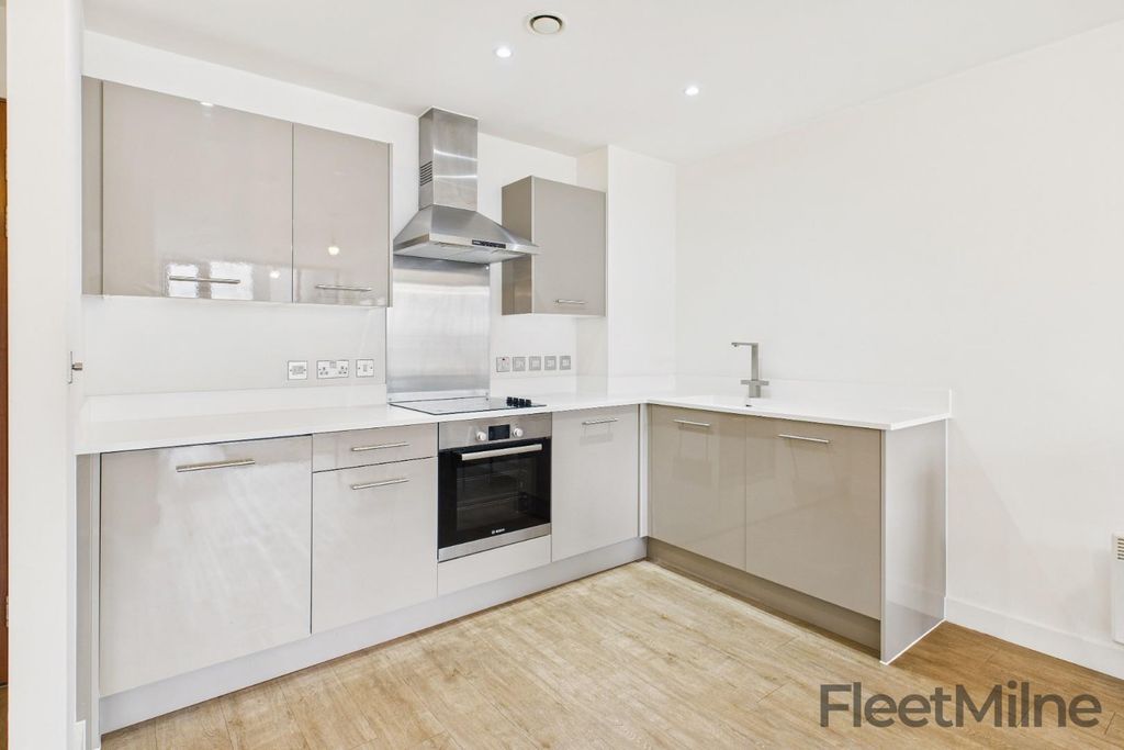 Property photo 3 of 8 Kitchen