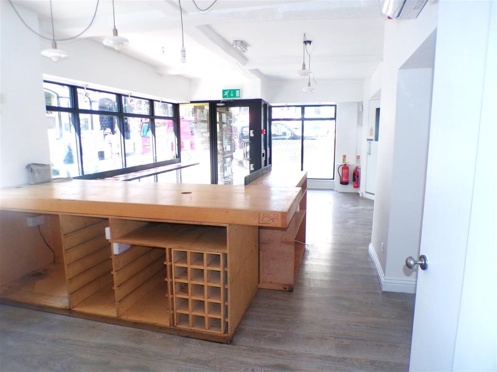 Property photo 3 of 6 100_1476.Jpg