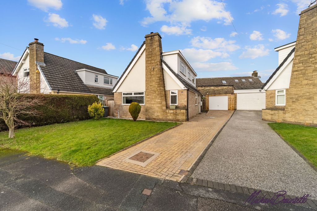 Property photo 1 of 28