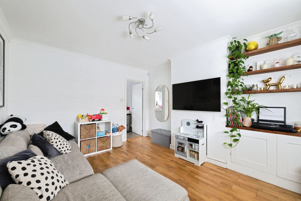 Property photo 3 of 19