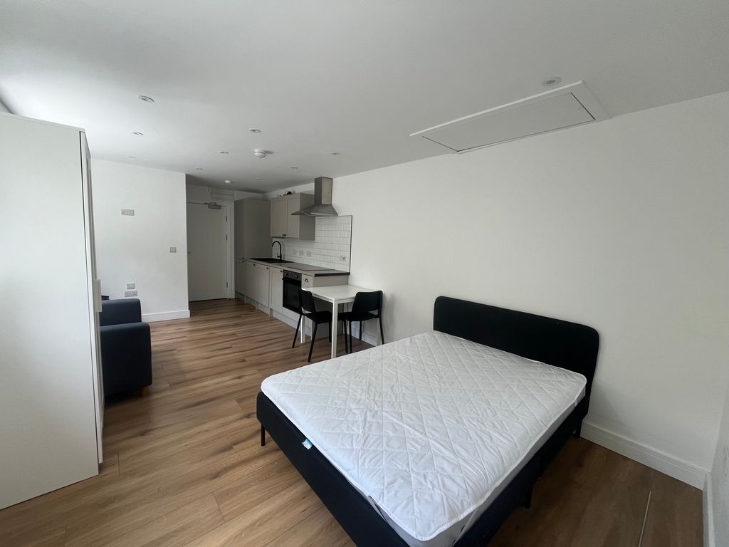 Property photo 1 of 5 Studio