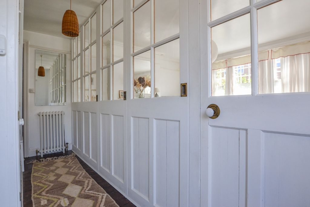 Property photo 2 of 24 4030184