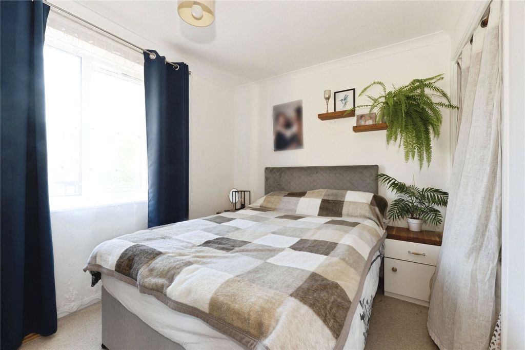 Property photo 2 of 17 Picture No. 23