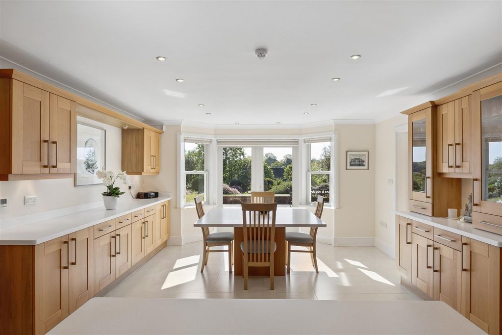 Additional image 4 of 5 bed detached house for saleThe Avenue, Petersfield GU31