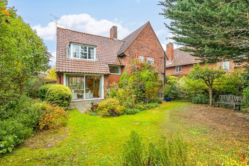 Property photo 2 of 21 4558695