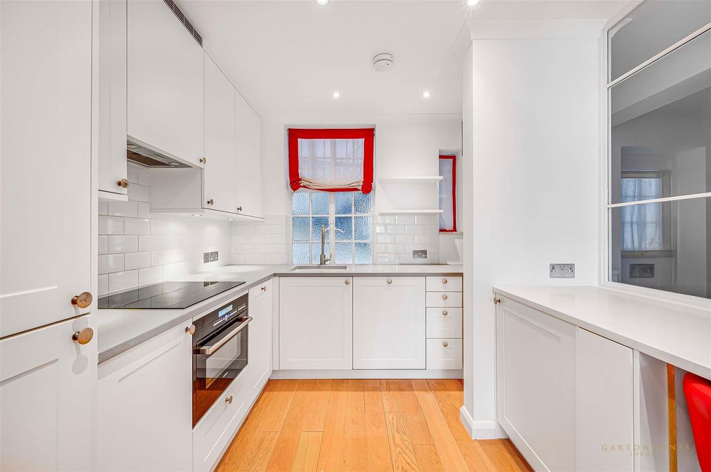 Property photo 2 of 10 Kitchen.Jpg