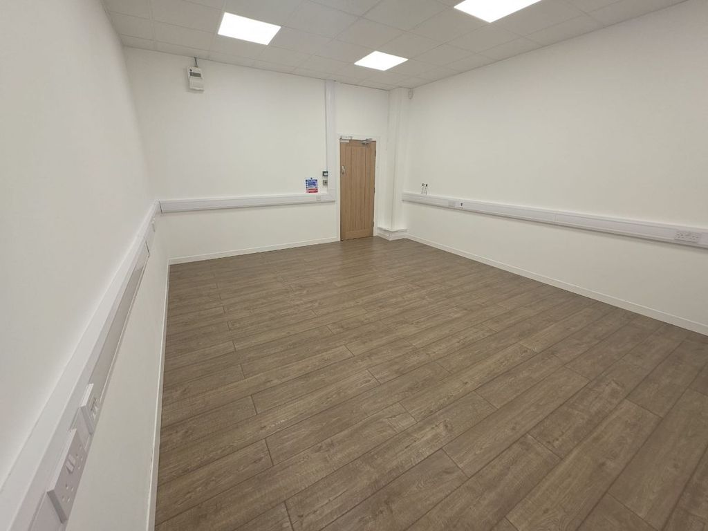 Property photo 1 of 2