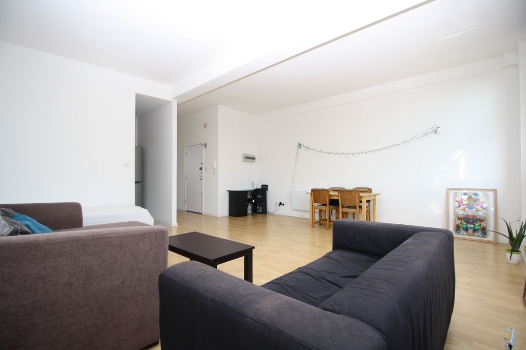 Property photo 3 of 10 Living Area